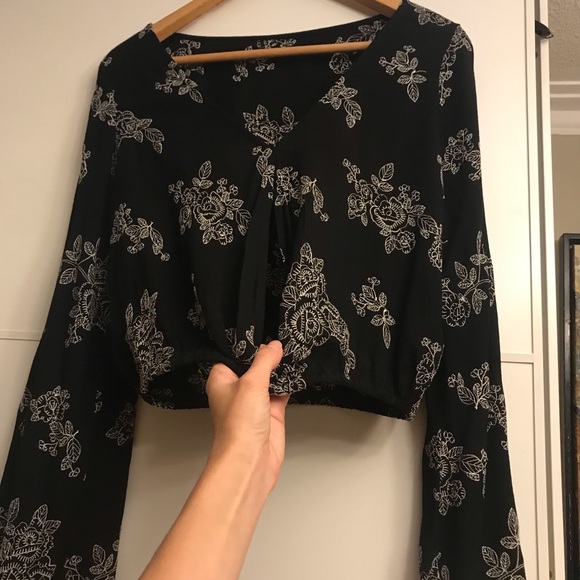 Did someone say belle sleeves 🔔🔔 - Picture 3 of 4